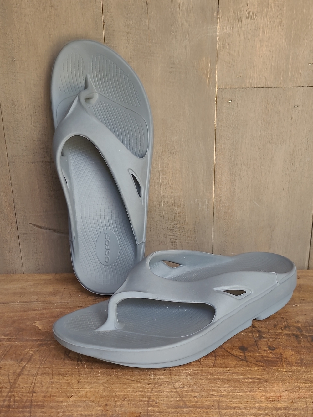 EUC OOFOS Original Slides Orthotic Flip Flops Men's sz 12 Grey Comfort Sandals